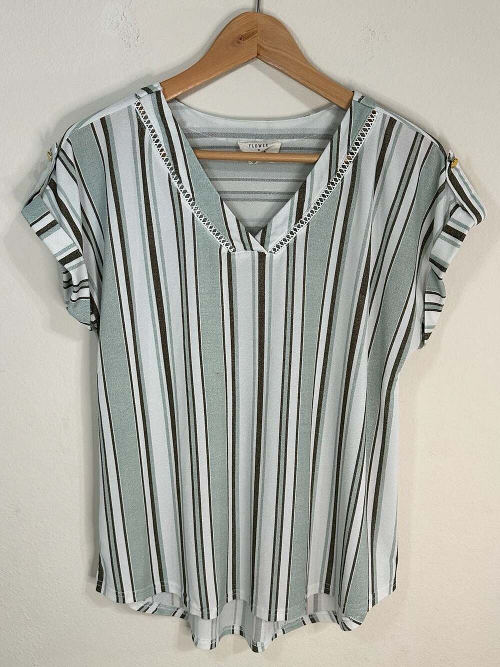 Flower & Feather Striped V-Neck Roll-Tab Sleeve Blouse Size M
